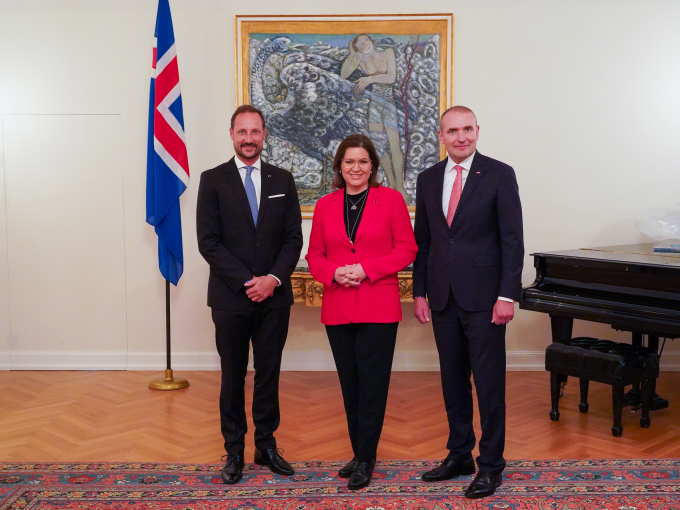 Official photographs in the presidential residence: Crown Prince Haakon, First Lady Eliza Reid and President Guðni Th. Jóhannesson. Photo: Liv Anette Luane, The Royal Court